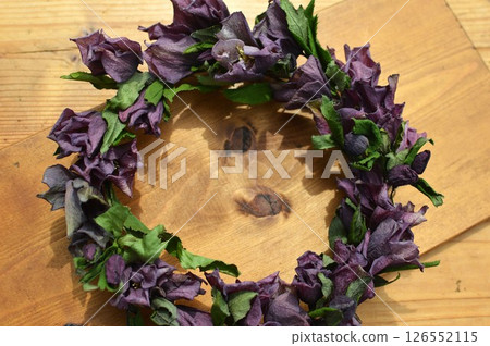 Christmas rose dried flower wreath Christmas rose dried flower wreath 126552115