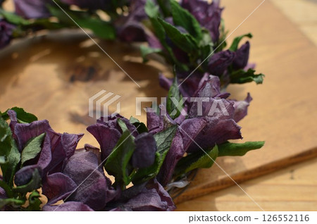 Christmas rose dried flower wreath Christmas rose dried flower wreath 126552116