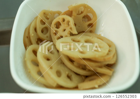 Low-calorie, low-sodium hospital food (kinpira lotus root) Low-calorie, low-sodium hospital food (kinpira lotus root) 126552303