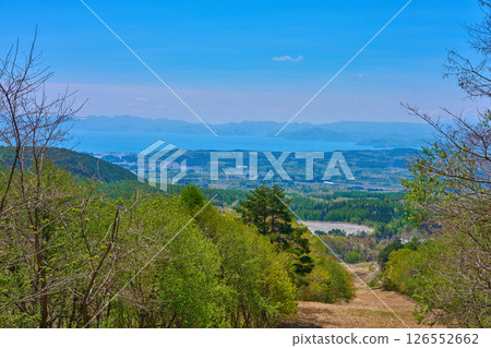 Spring view of the south side from Mount Bandai Gold Line (Sankodai) in Bandai Town, Fukushima Prefecture (Lake Inawashiro, Inawashiro Town, Bandai Town, etc.) 126552662