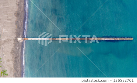 A geometric composition of Haraoka Pier and the blue sea seen from directly above (Minamiboso City, Chiba Prefecture) A geometric composition of Haraoka Pier and the blue sea seen from directly above (Minamiboso City, Chiba Prefecture) 126552701