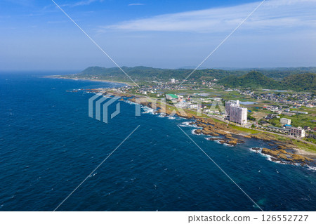 Coastline and seaside townscape of the southern Boso Peninsula, Chiba Prefecture (aerial view) 126552727