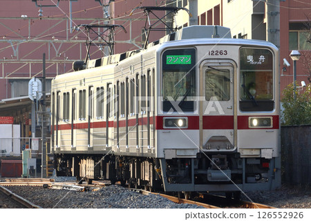 [TS] Tobu Kameido Line 10050 series train (one-man operation: Hikifune⇔Kameido) 126552926