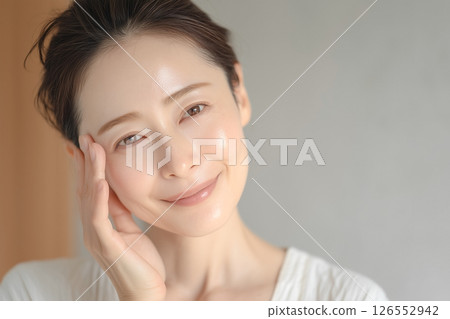 Image of a middle-aged woman without makeup for beauty care and beauty advertisements 126552942