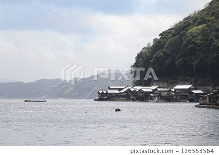 Boathouses jutting out along the coast in Ine Town, Kyoto Prefecture Boathouses jutting out along the coast in Ine Town, Kyoto Prefecture 126553564
