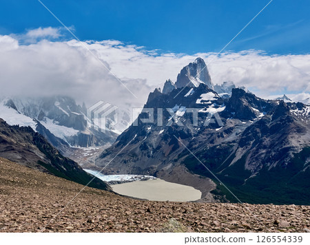菲茨羅伊峰和冰川湖的巴塔哥尼亞荒野 126554339