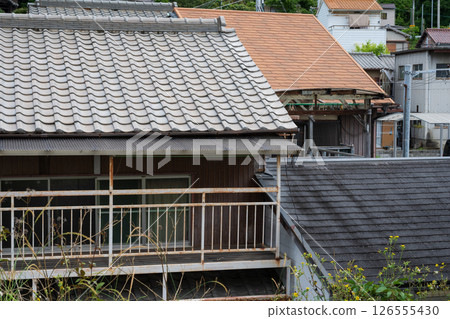 An old and very beautiful building in Murozu, Tatsuno City, Hyogo Prefecture, Japan 126555430