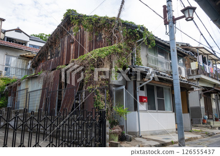 An old and very beautiful building in Murozu, Tatsuno City, Hyogo Prefecture, Japan An old and very beautiful building in Murozu, Tatsuno City, Hyogo Prefecture, Japan 126555437