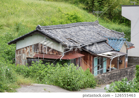 An old and very beautiful building in Murozu, Tatsuno City, Hyogo Prefecture, Japan 126555463
