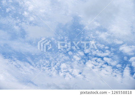 初夏的天空 夏季 初夏 梅雨 天空 藍天 五月 126558818