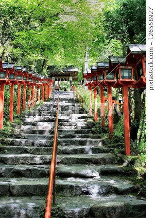 Located along the Kibune River, the source of the Kamo River in Kyoto... The sacred water of matchmaking [Kifune Shrine] 126558927