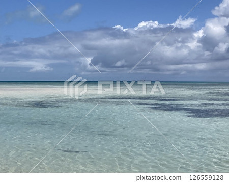 Taketomi Island: The spectacular Kondoi Beach 126559128