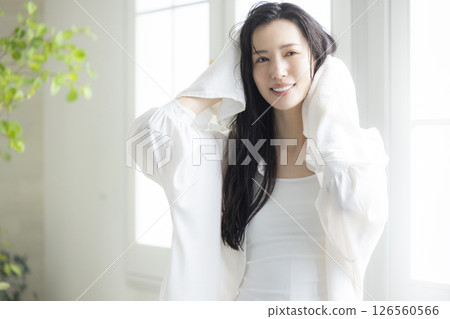 Women who do hair care 126560566