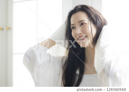 Women who do hair care 126560568