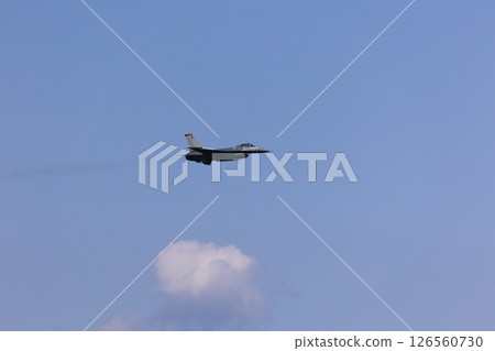 F-16 Fighting Falcon training flight F-16 Fighting Falcon training flight 126560730