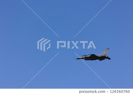 F-16 Fighting Falcon training flight F-16 Fighting Falcon training flight 126560760
