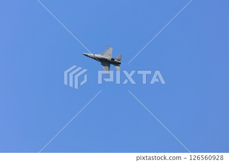 F-16 Fighting Falcon training flight F-16 Fighting Falcon training flight 126560928