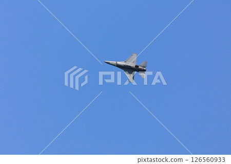 F-16 Fighting Falcon training flight F-16 Fighting Falcon training flight 126560933