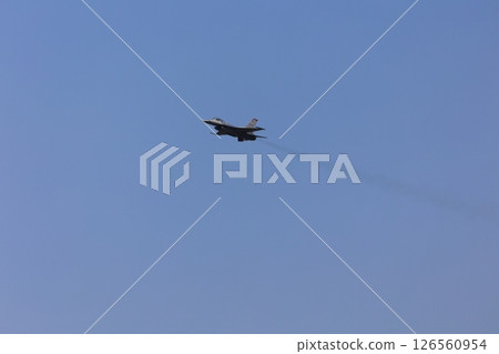 F-16 Fighting Falcon training flight 126560954