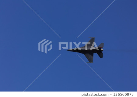 F-16 Fighting Falcon training flight F-16 Fighting Falcon training flight 126560973