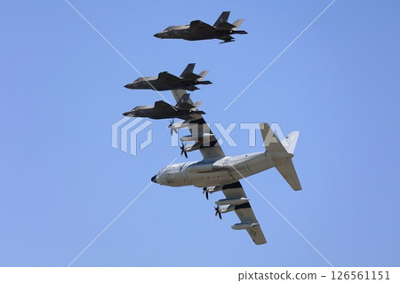 Stealth fighter jets flying in formation: F-35 Stealth fighter jets flying in formation: F-35 126561151