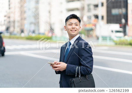Young male business smartphone 126562199