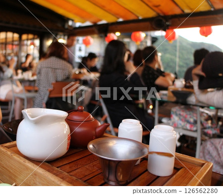 台灣九份咖啡館的台灣茶具 126562280