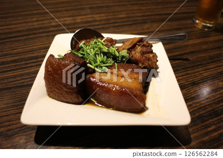 中餐：台灣台北一家餐廳的東坡肉 126562284