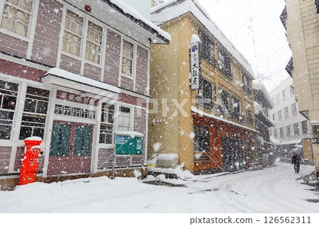 Winter scenery at Hijiori Onsen, Okura Village, Yamagata Prefecture Winter scenery at Hijiori Onsen, Okura Village, Yamagata Prefecture 126562311