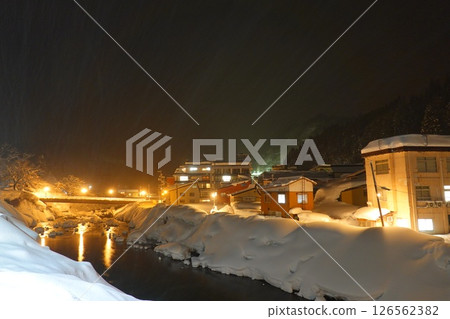 Winter night scenery at Hijiori Onsen, Okura Village, Yamagata Prefecture 126562382