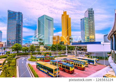 日本東京城市景觀,俯瞰櫻木町車站前的建築和橫濱航空櫻木町站 日本東京城市景觀,俯瞰櫻木町車站前的建築和橫濱航空櫻木町站 126563224