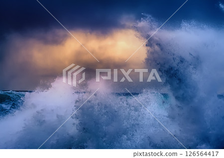 Huge waves of swell in Western Pacific Huge waves of swell in Western Pacific 126564417