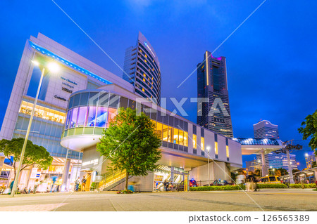 Tokyo cityscape in Japan, overlooking Sakuragicho Station, Landmark Tower, and Air Cabin Sakuragicho Station 126565389