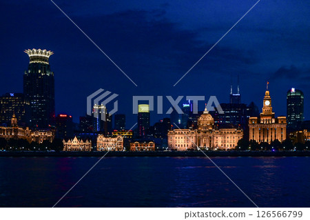 上海夜景-外灘的西式建築 上海夜景-外灘的西式建築 126566799