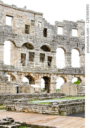 Roman coliseum 126566993