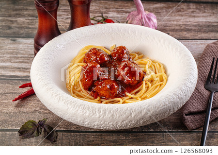 Meatballs with tomato sauce and spaghetti 126568093