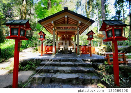Located along the Kifune River, the source of the Kamo River in Kyoto... Kifune Shrine, Nakasha [Kyosha] 126569398