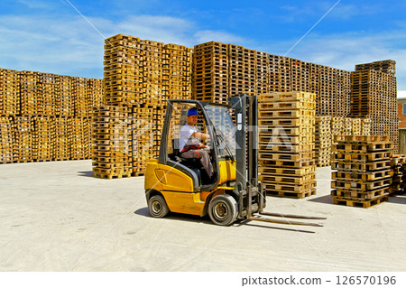 Forklift Forklift 126570196
