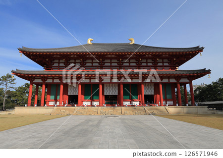 Kofukuji Temple's Chukondo Hall shines against the blue sky 126571946