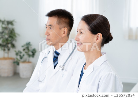 Two doctors 126572054