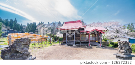 青森縣 春日的天空與五戶町的宗前神社 126572352
