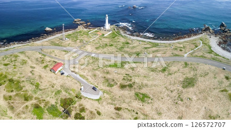 青森縣的鳥瞰圖，位於本州最北端的下北半島的白色尻屋崎燈塔 126572707