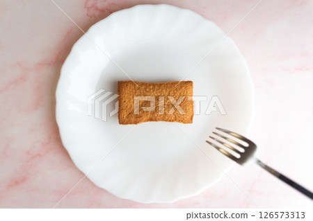 Financier baked confectionery served on a white plate③ 126573313