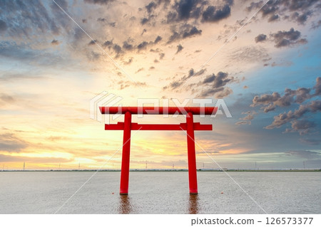 「茨城縣」鹿島神社一之鳥居門、天空構圖、鹿島市 126573377