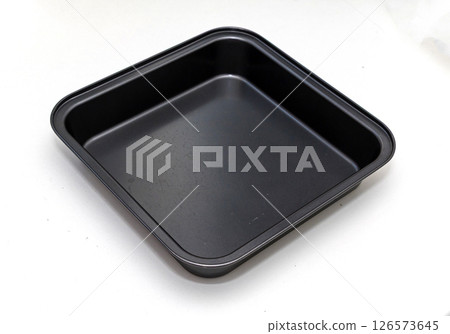 Clean empty metal pan 126573645