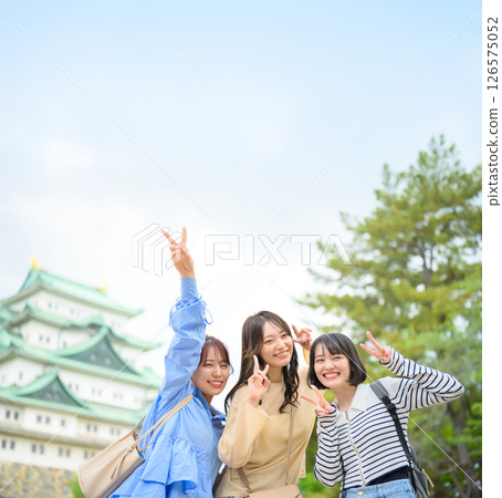 Portrait of a woman traveling Portrait of a woman traveling 126575052