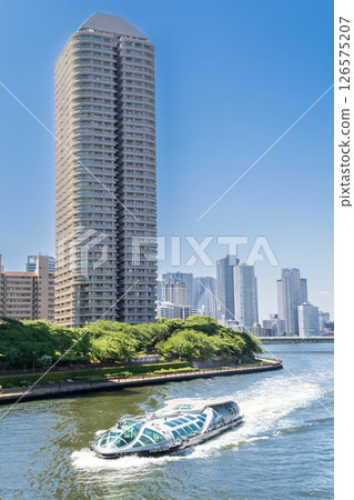 "Tokyo" Hotaluna water bus running on the Sumida River, Chuo Ward "Tokyo" Hotaluna water bus running on the Sumida River, Chuo Ward 126575207