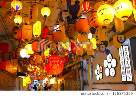 大阪里天滿長街的燈籠 大阪里天滿長街的燈籠 126575399