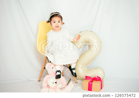 2歲生日照片 2歲生日照片 126575472