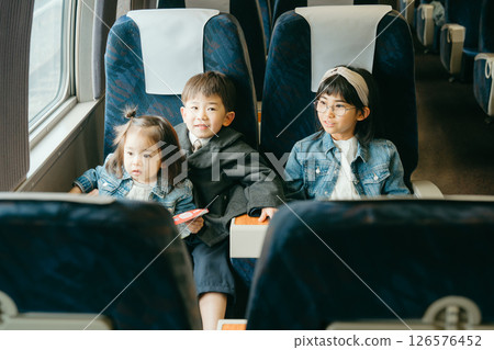 Children riding the Shinkansen 126576452